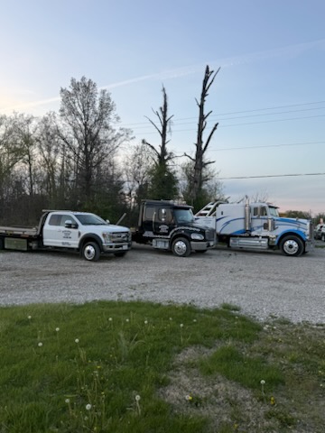 Ed Holsapple Towing | Salem, IL | Local Beings